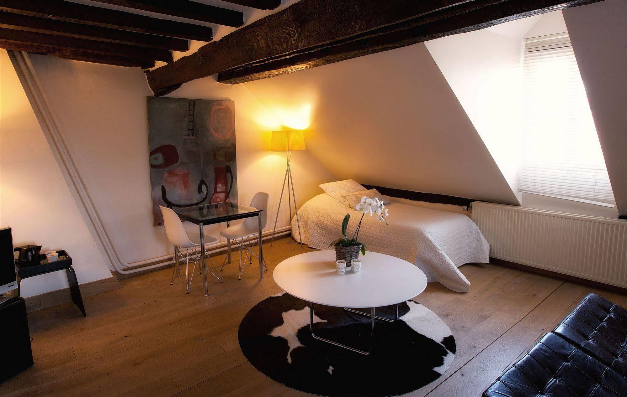 Galerie Dis 3*